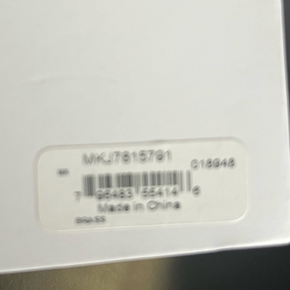 Michael Kors Rose Gold Crystal Heart Stud Earring & Logo Charm necklace Box Set - Picture 5 of 5